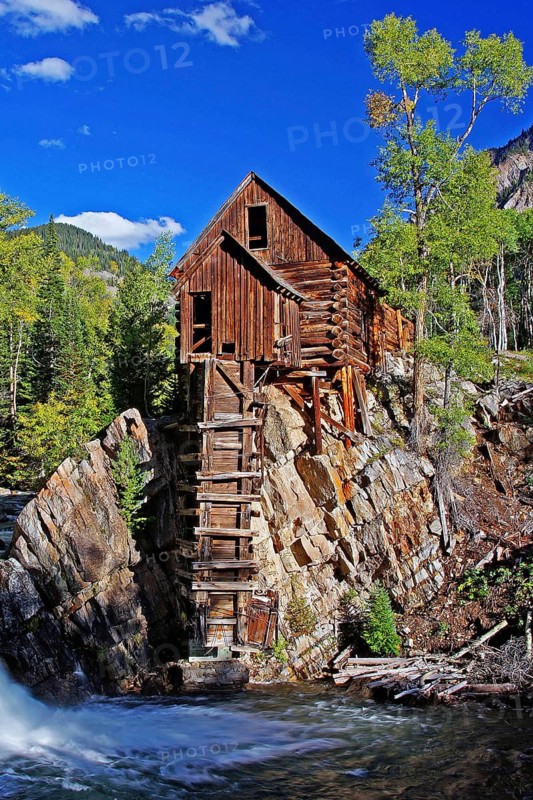 USA, Colorado, Crystall Mill, Old Mill, in autumn on Crystal River, Crystal River, Colorado, USA