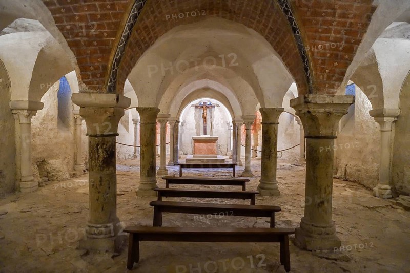 Crypt of the early Gothic basilica Sainte-Marie-Madeleine, Vézelay, Département Yonne, Region Bourgogne-Franche-Comté, Burgundy, France