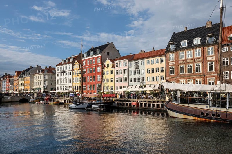 Nyhavn, in the Frederiksstaden district, harbour district with houses over 300 years old, moored sailing boats, promenade with many cafés, pubs, restaurants, canal, tourist attraction, Copenhagen, Denmark