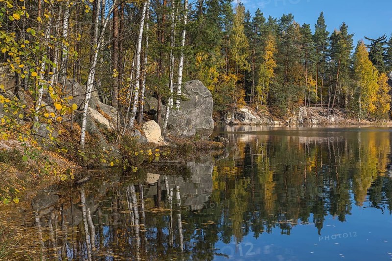 Adršpašské pond, lakeshore with trees and rocks on a sunny day in autumn, Dolní Adršpach, 549 57 Adersbach, CZ