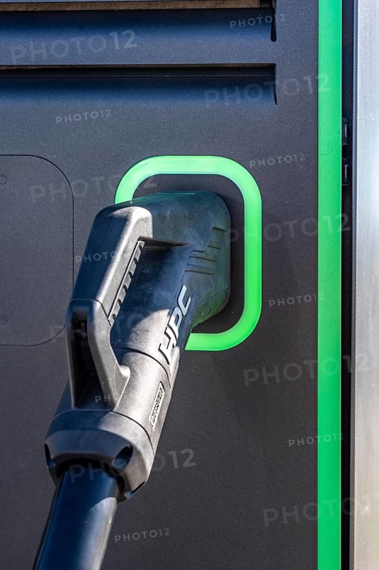Green power charging park A44, at the Lichtenau exit, charging stations for electric vehicles, with electricity that comes directly from the surrounding wind farms and solar parks, charging points up to 400kW, price on the day of recording 0, 39€ per kWh, North Rhine-Westphalia, Germany