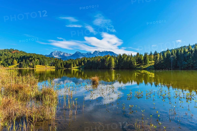 Geroldsee, behind it the Karwendel mountains, Werdenfelser Land, Upper Bavaria, Bavaria, Germany