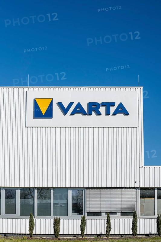Company logo on an industrial building owned by battery manufacturer Varta, site in Nördlingen, Donau-Ries district, Nördlinger Ries, Bavaria, Germany