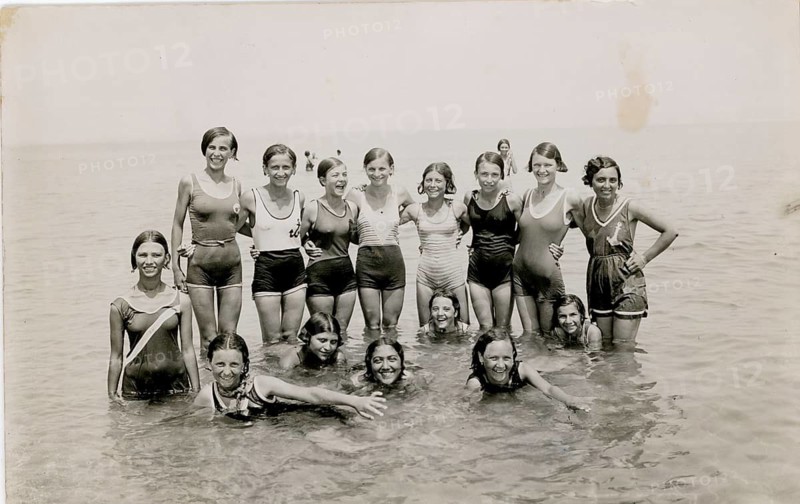 Adriatic Sea, Italy, bathing, swimwear, leisure, summer, woman, girls, a group of woman in bathing suits enjoying the water in the sea, around 1933