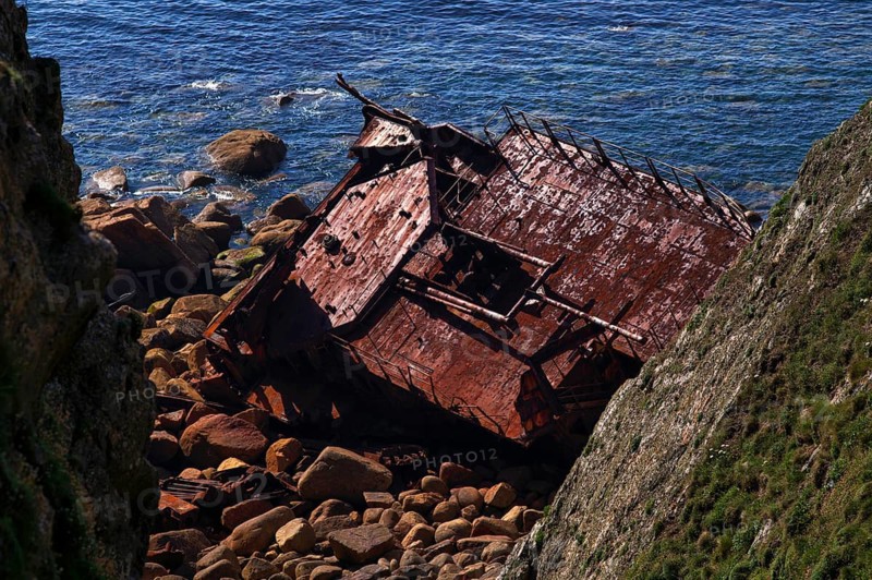 MV RMS Mülheim shipwreck, German cargo ship, stranded, rusted, headland Land's End, Penzance, Penwith Peninsula, Cornwall, England, Great Britain, Great Britain