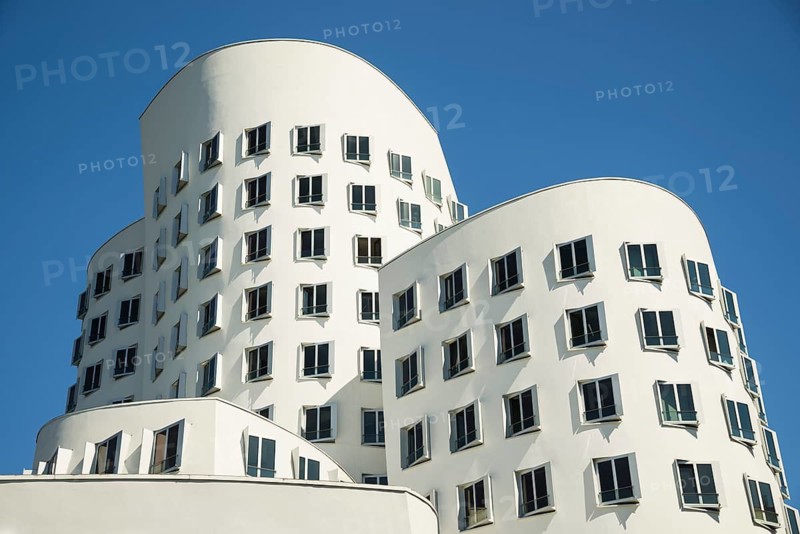 Gehry buildings, Media Harbour, Neuer Zollhof, Düsseldorf, North Rhine-Westphalia, Germany
