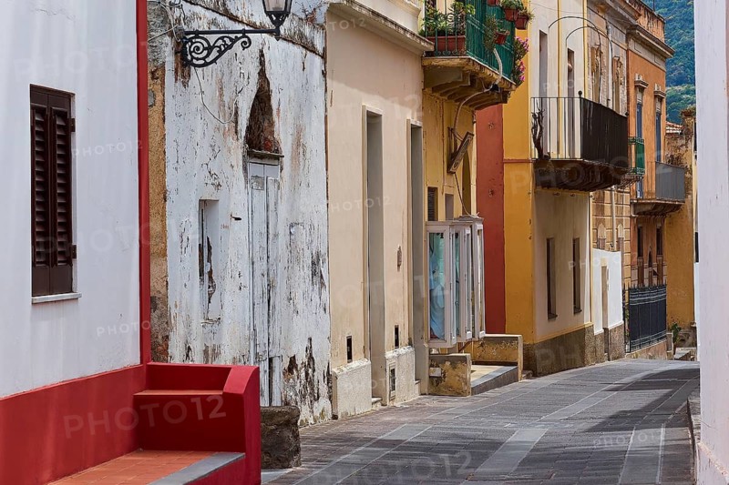 Alley, colourful houses, Oasi naturale, Ex-Salina di Lingua, Lingua, south-eastern tip of the island, Salina, Aeolian Islands, Lipari Islands, Sicily. Italy