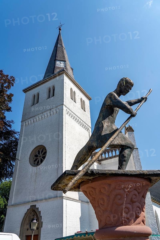 Protestant church, Fährmann monument, on the Fährstrasse, Rheinberg-Orsoy, North Rhine-Westphalia, Germany
