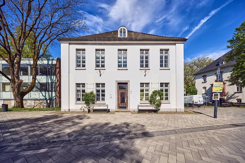 White House, historic building, façade with windows, entrance, trees, blue sky, cirrus clouds, castle street, Moers, Wesel district, North Rhine-Westphalia, Germany