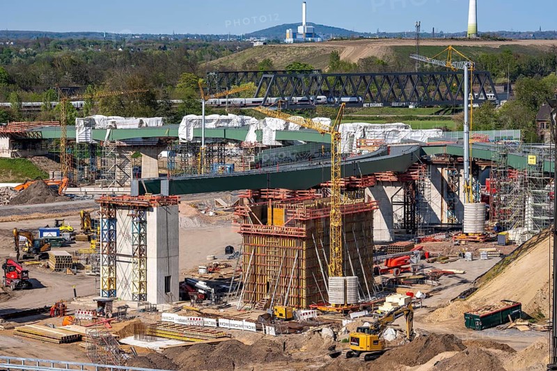 New construction of steel bridges Parts at the Duisburg-Kaiserberg motorway junction, complete conversion and construction of the A40 and A3 intersections, all bridges, ramps, roadways are renewed and partly extended, construction period of 8 years, railway bridges running there will also be renewed, North Rhine-Westphalia, Germany