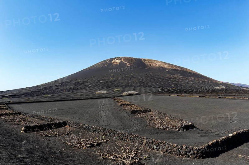 Fields, vineyards, black volcanic ash, Picon, lava gravel, volcanic mountains, La Geria, Lanzarote, Canary Islands, Spain