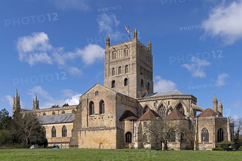 Former abbey church, flag, Tewkesbury, Gloucestershire, England, Great Britain