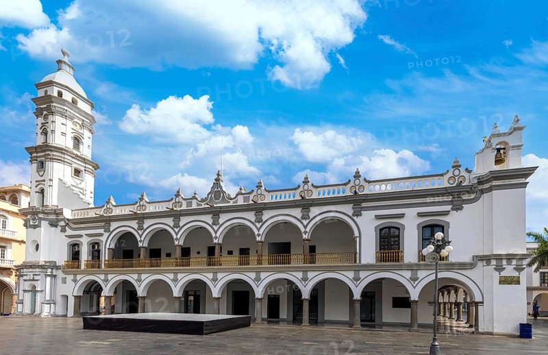 Mexico, Municipal Palace of Veracruz and colonial streets in historic center