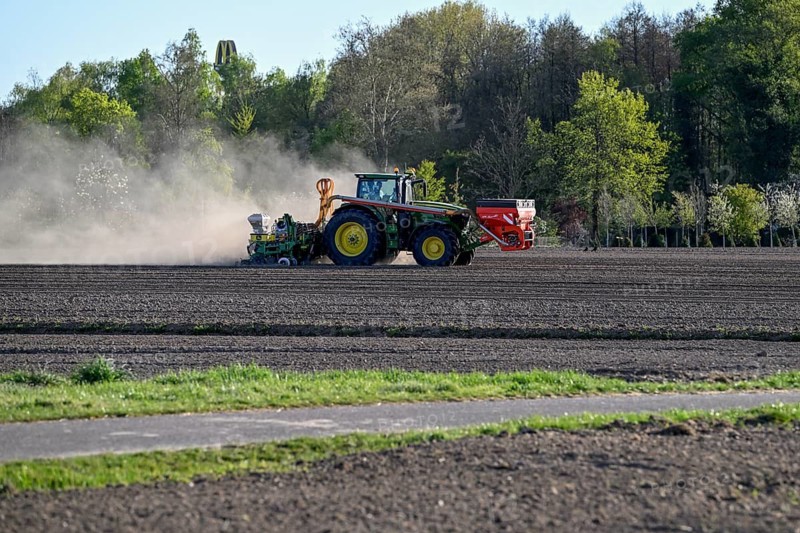 Tractor in a field, dryness, drought, near Achern, Ortenau district, Baden-Württemberg, Germany