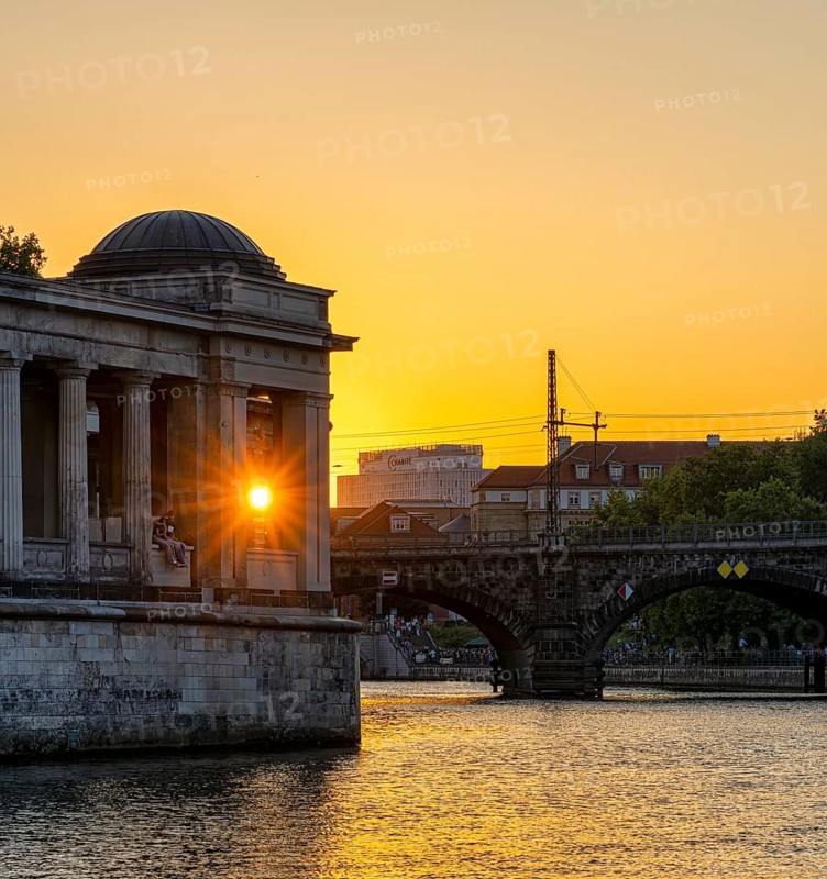Evening sun, the S-Bahn bridge at Monbijou Park in Mitte, Berlin, Germany