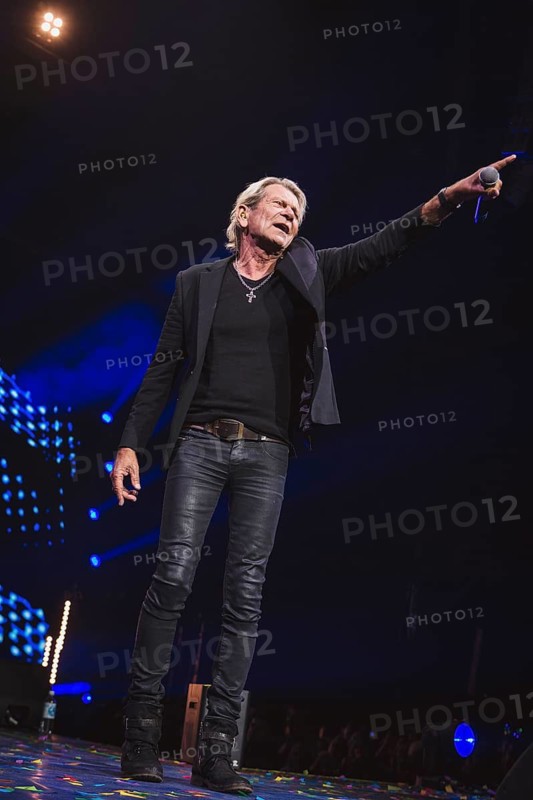 Matthias Reim at the Schlagernacht des Jahres live on Das Original Tour in the Berlin Uber Arena on 16 November 2024