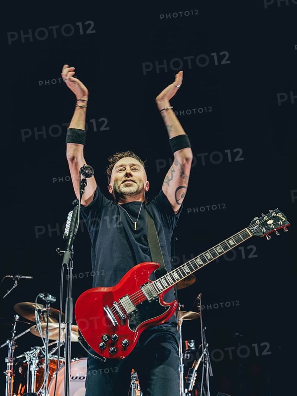 Tim McIlrath, singer of Rise Against live at the Berlin Velodrom on 12/02/2025