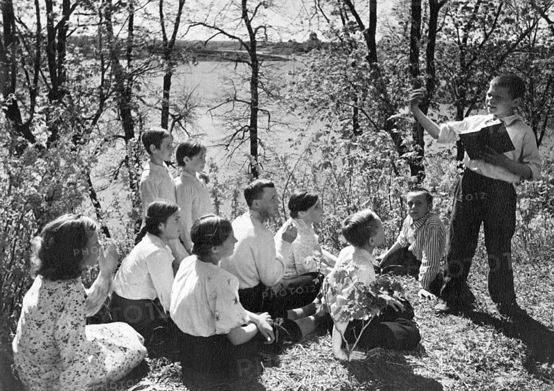 One day in front of the war, June 21, 1941 Children read in honor of the poet Mikhail Lermontov in the Lermontov Museum