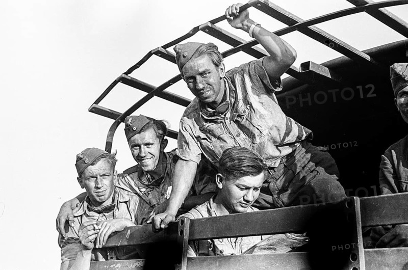 Historische Luftaufnahme, Gesichter des zweiten Weltkrieges, Deutsche Luftwaffensoldaten in einer Kampfpause in Russland, sommer 1942