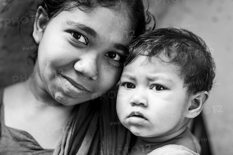 Portrait of a woman with child, monochrome, Dhaka, Bangladesh