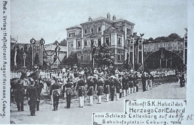 Historical, digitally restored reproduction from a 19th century original, Record date not stated, Postcard on the occasion of the arrival of Duke Carl Eduard of Callenberg Castle, 1905, at the railway station square in Coburg, Upper Franconia, Bavaria, Germany