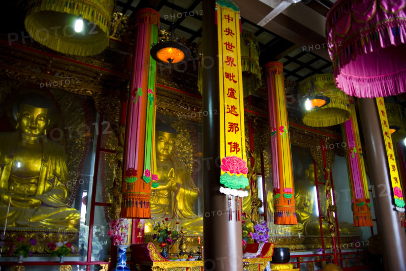 Bronze and Iron Buddhist Sculptures in the Famen Temple,Xi'an