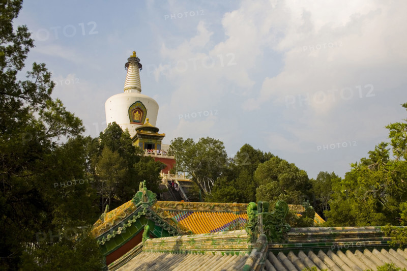 The White Tower in North Sea Park,Beijing