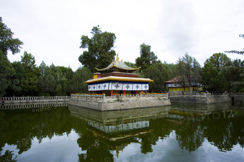 the summer palace for the successive of Dalai Lamas,Norbu Lingka