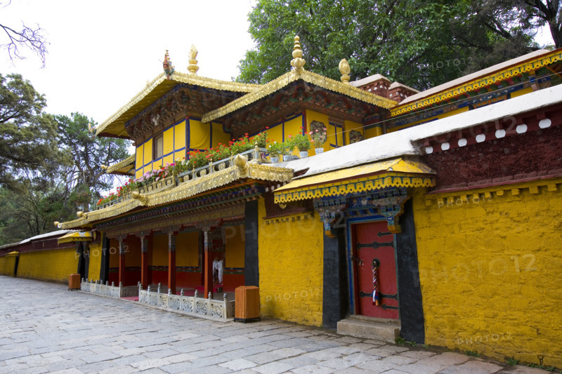 the summer palace for the successive of Dalai Lamas,Norbu Lingka