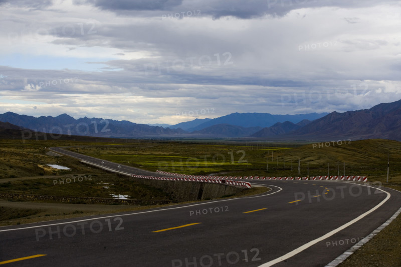 Sky and Mountain in Tibet