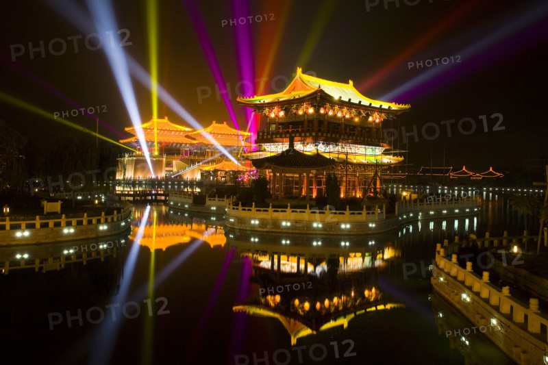 Qingming Riverside Landscape Garden in Kaifeng city