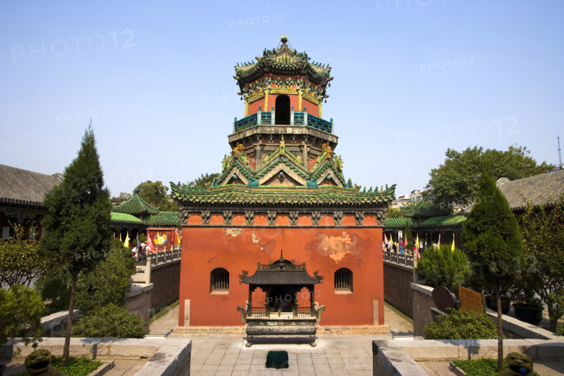 Qingming Riverside Landscape Garden in Kaifeng city