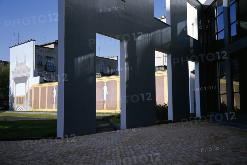 Cuchi White, Bâtiment de l'architecte Giuseppe Mario Oliveri, Milan
