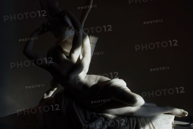 Psyché ranimée par le baiser de l'Amour, par Antonio Canova