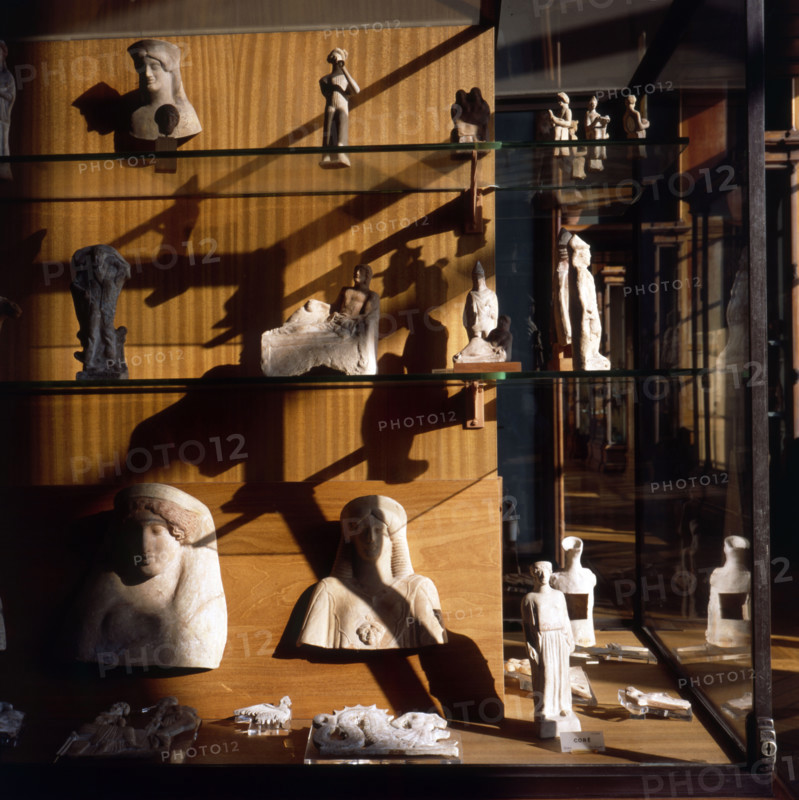 Vitrine de la Galerie Campana au Musée du Louvre