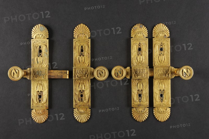 Deux paires de targettes provenant du palais des Tuileries