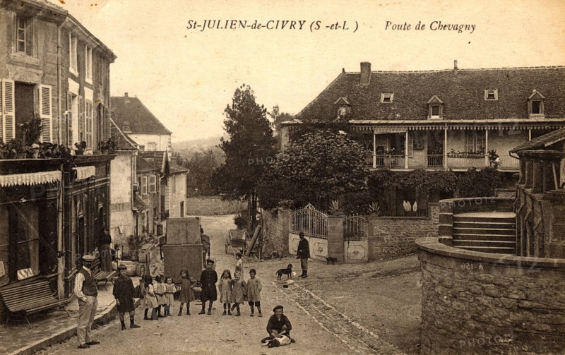 SAINT-JULIEN-DE-CIVRY