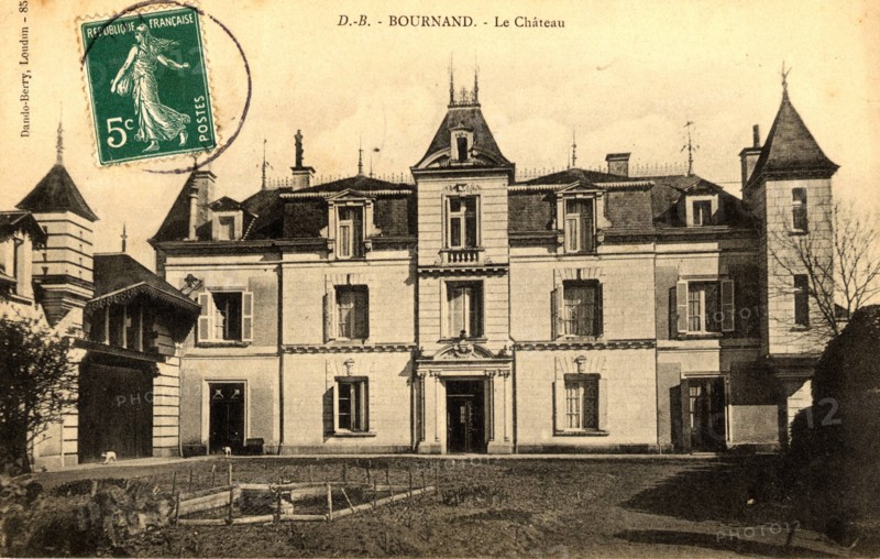 Castle
Bournand