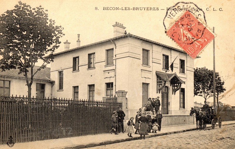 Becon,
Town hall and school