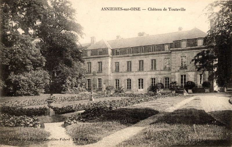 Asnières-sur-Oise,
Castle