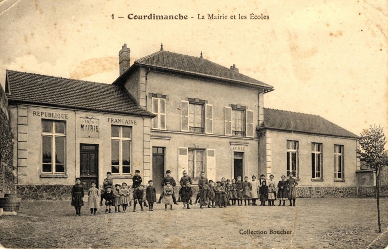 Courdimanche,
Town hall and school