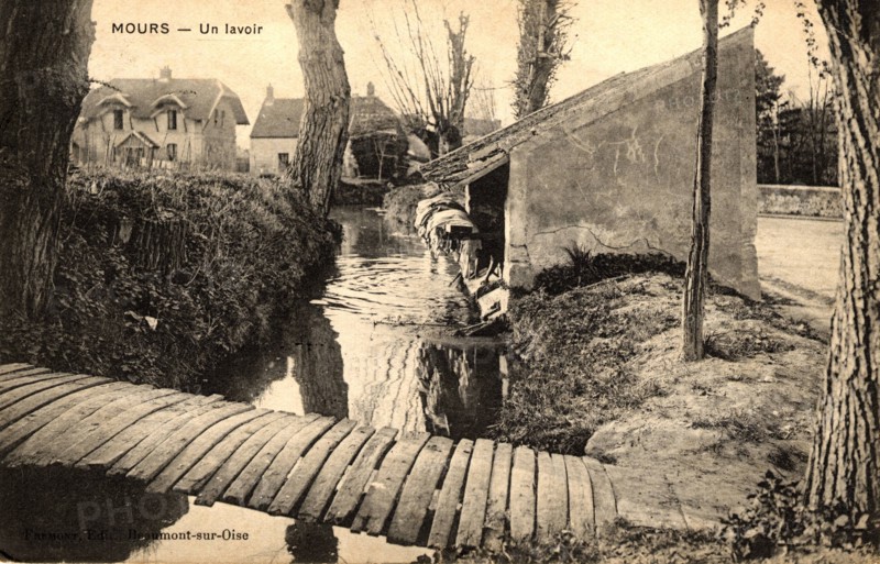 Mours,
Wash-house