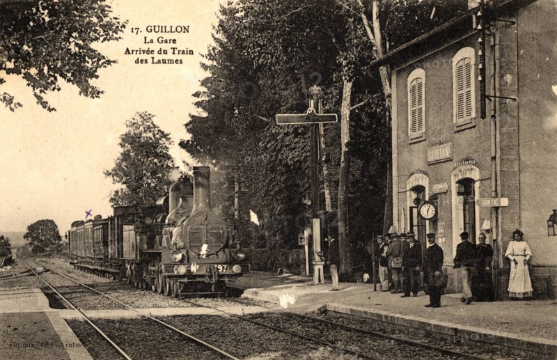 Guillon,
Railway station