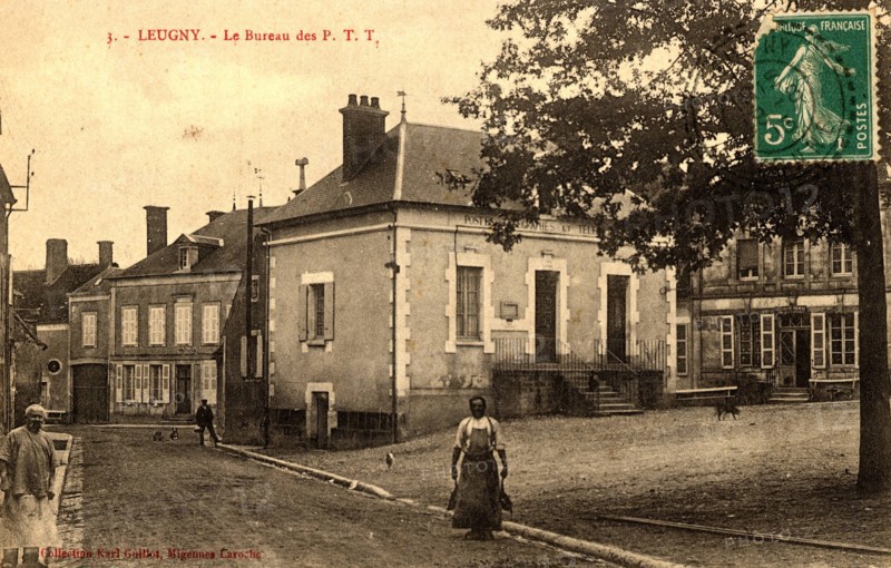 Leugny,
Post office