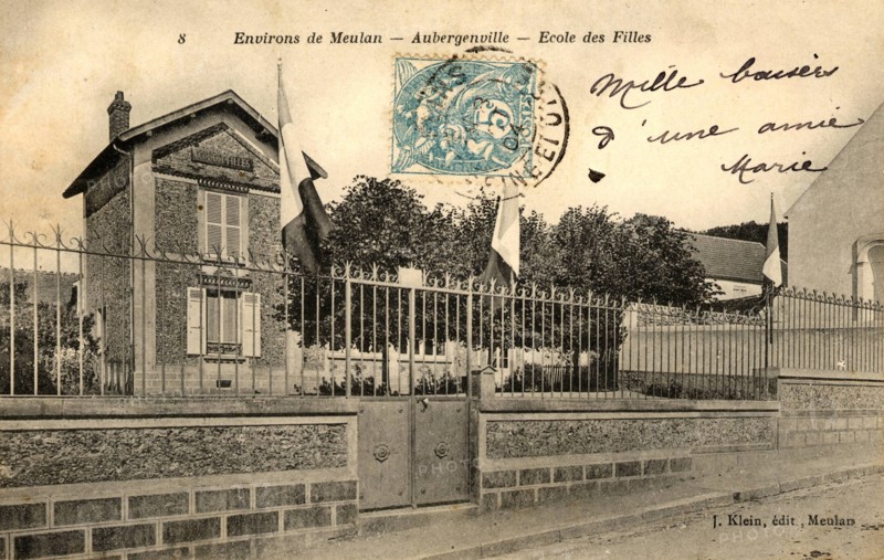 Aubergenville,
School