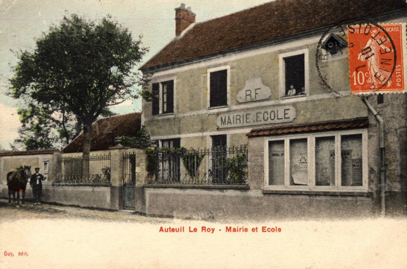 Auteuil,
Town hall and school