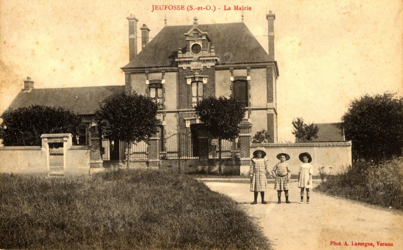 JEUFOSSE,
Town hall