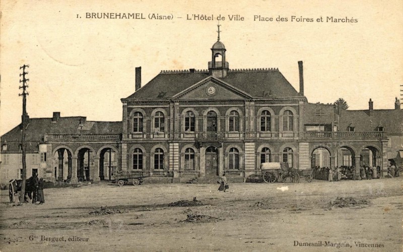 BRUNEHAMEL,
Town hall