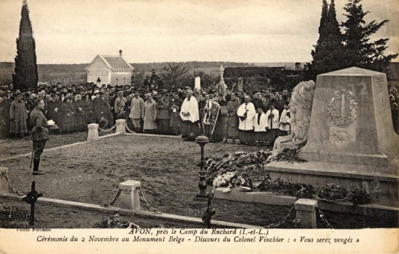 AVON-LES-ROCHES,
Cérémonie du 2 novembre au monument belge; discours du colonel Vinckier " vous serez vengés"