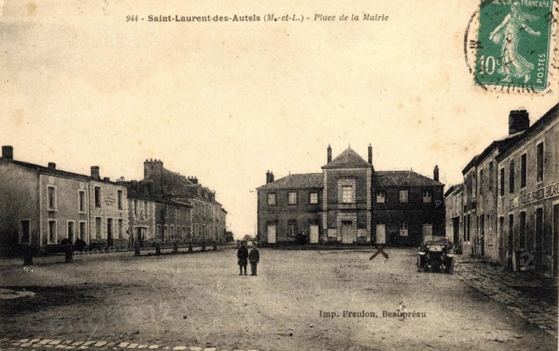 SAINT-LAURENT-DES-AUTELS